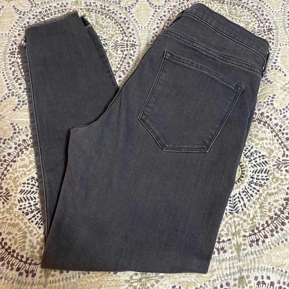 Banana Republic Charcoal Skinny Jeans with Raw Edge Ankle-Front Cut- EUC
